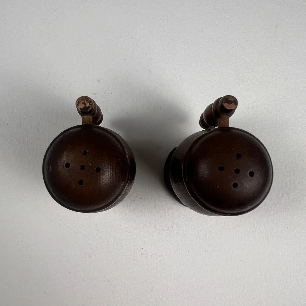 Vintage Wood Barrel Stein Salt Pepper Shakers Brown Souvenir Rustic Farmhouse